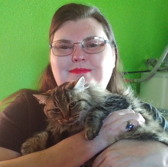 Meet your Posh Ambassador, Tami - Picture 5 of 8